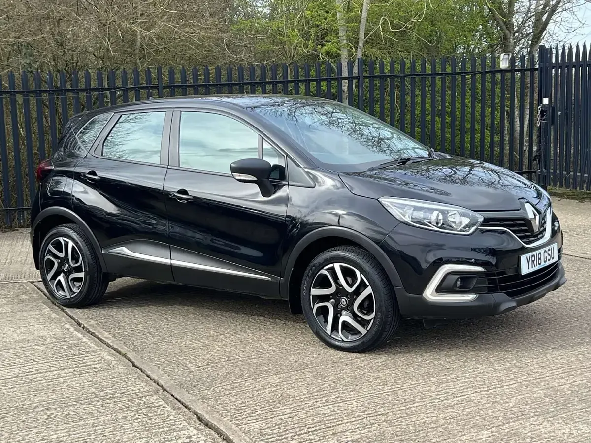 Used Renault Captur Dynamique 90 HP (66 kW) 2018 Black SUV