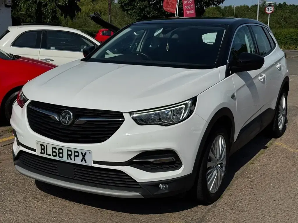 Second-hand Vauxhall Grandland X Sport 130 CP (95 kW) 2019 Alb SUV