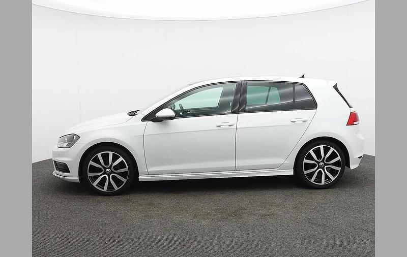 Used VW Golf VII R-line Edition 150 HP (110 kW) 2016 White Hatchback