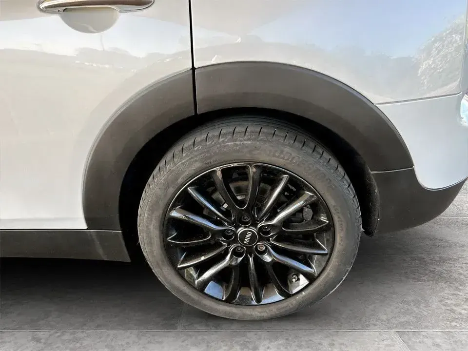 Używany Mini Cooper Clubman 136 KM (100 kW) 2018 Srebrny Kombi