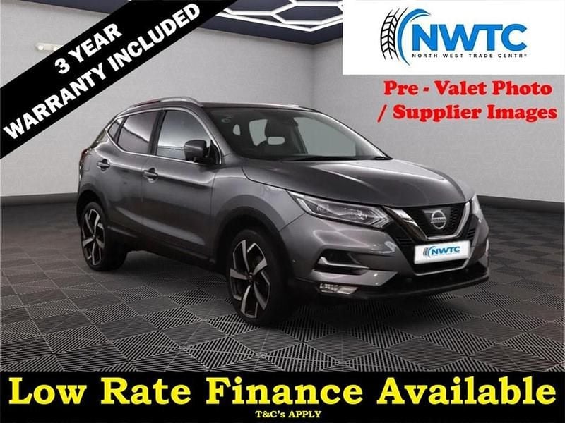 Grey Used 2017 Nissan Qashqai Tekna SUV | £8,895 (Fair price) - Image 1/3