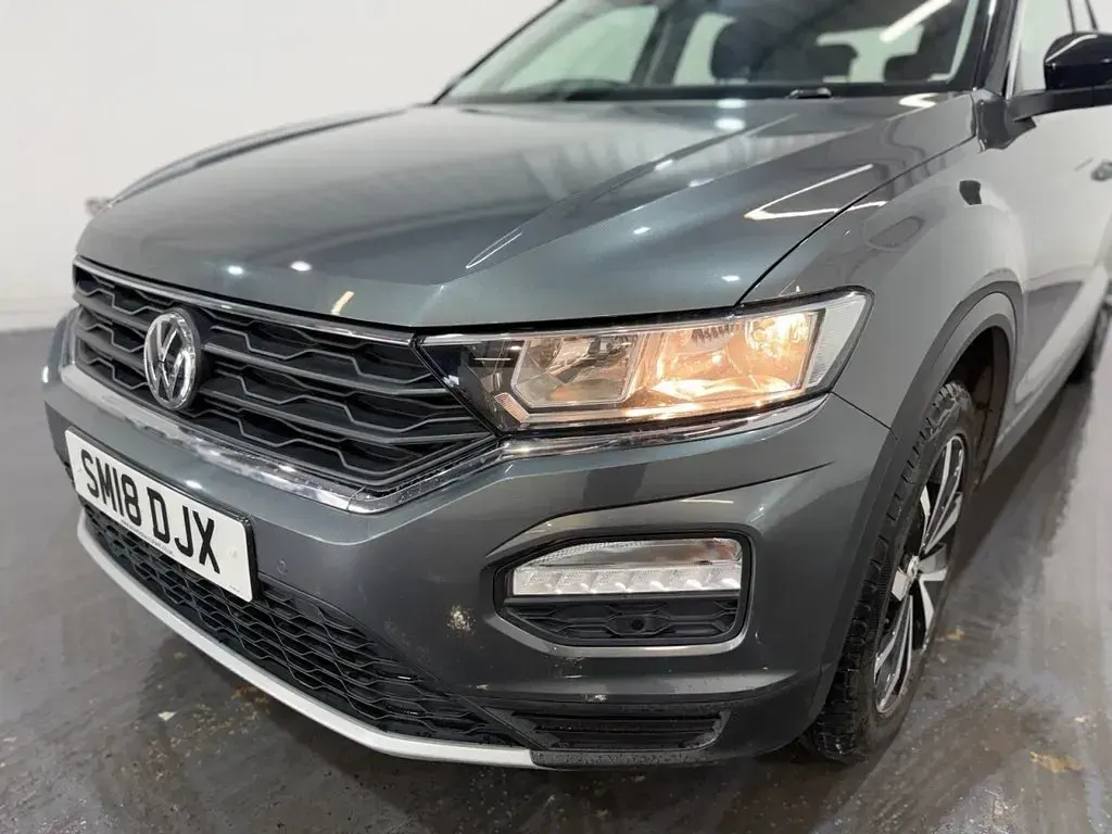 Used VW T-Roc SE 150 HP (110 kW) 2018 Grey SUV
