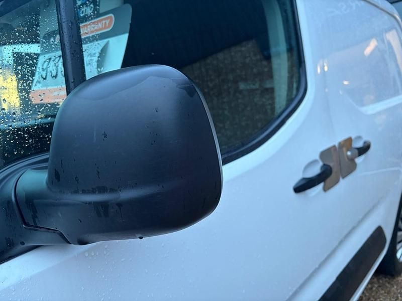 Used Peugeot Partner 131 HP (96 kW) 2020 White MPV