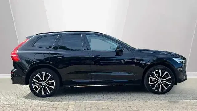 Usado Volvo XC60 Plus 194 HP (142 kW) 2024 Preto SUV