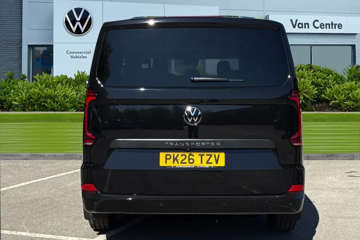 Nowe VW Transporter Pro 2026 Czarny Van