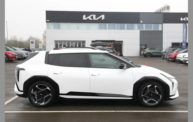 Used Kia EV4 GT-Line 150 kW (204 HP) 2025 White Hatchback