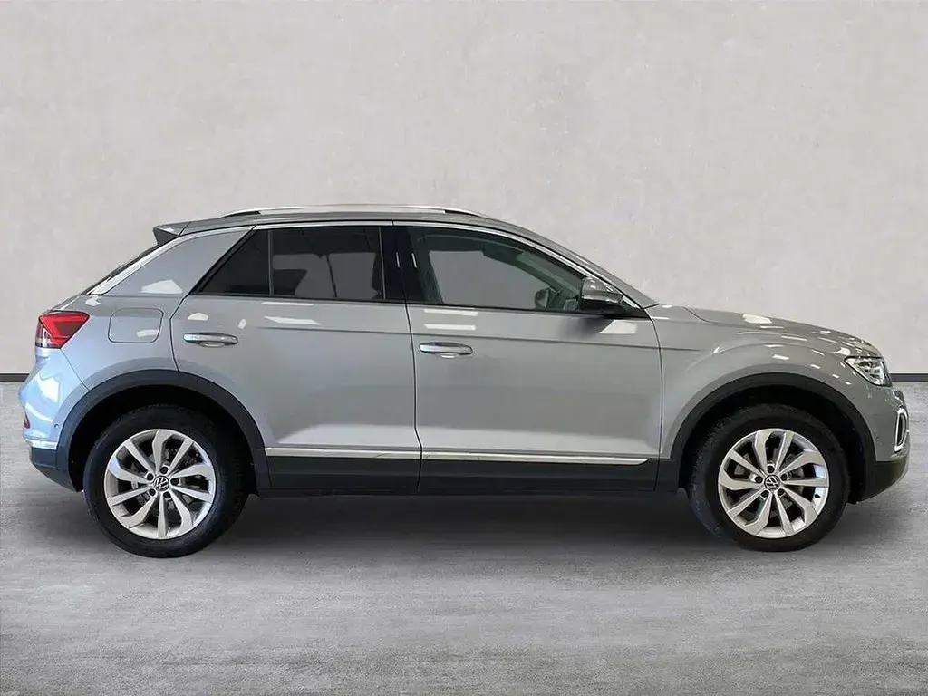 Usado VW T-Roc Style 150 HP (110 kW) 2025 Prateado SUV