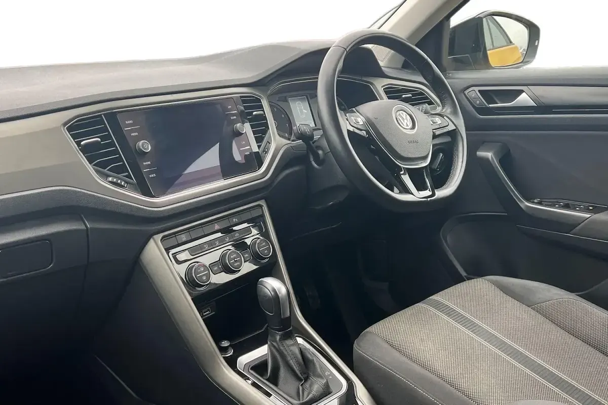 Used VW T-Roc Design 150 HP (110 kW) 2020 Yellow SUV