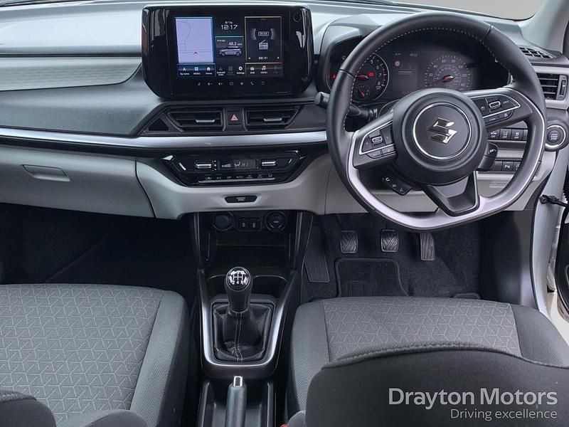 Used Suzuki Swift 82 HP (60 kW) 2024 White Hatchback