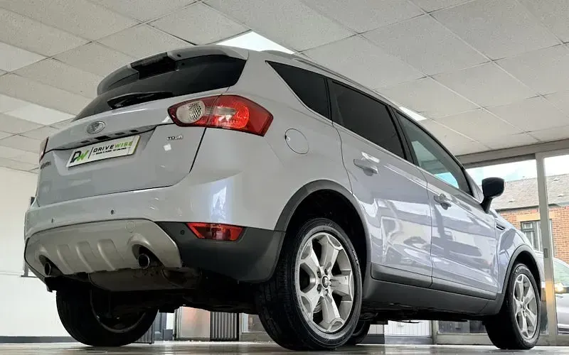 Used Ford Kuga Titanium 179 HP (131 kW) 2009 White SUV