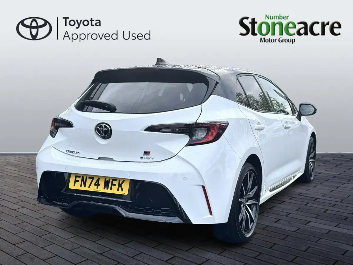 Usado Toyota Corolla Sport 196 HP (144 kW) 2024 Branco Citadino