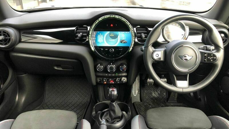 Used Mini Cooper Hatch 134 HP (98 kW) 2021 Red Hatchback