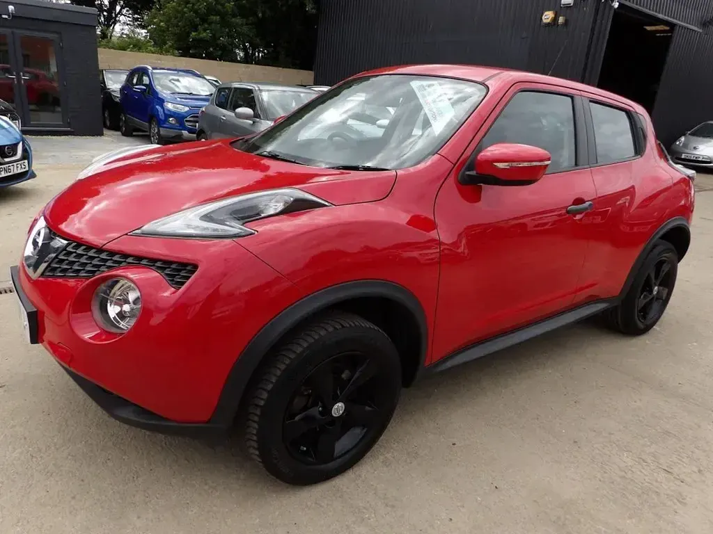 Used Nissan Juke Visia 94 HP (69 kW) 2017 Red SUV
