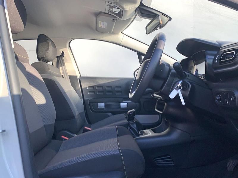 Used Citroën C3 PureTech 82 HP (60 kW) 2022 Beige Hatchback