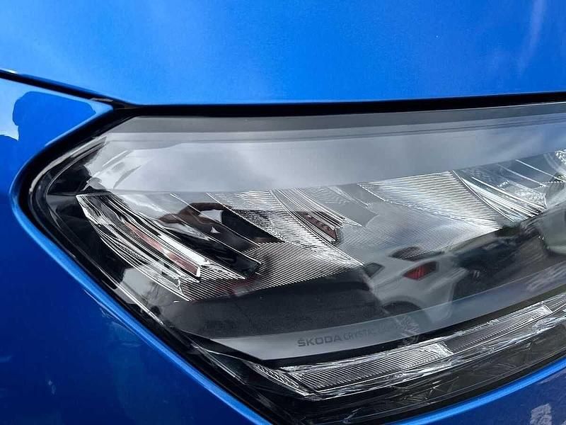 Used Skoda Fabia SE L 85 HP (62 kW) 2025 Race blue metallic Hatchback