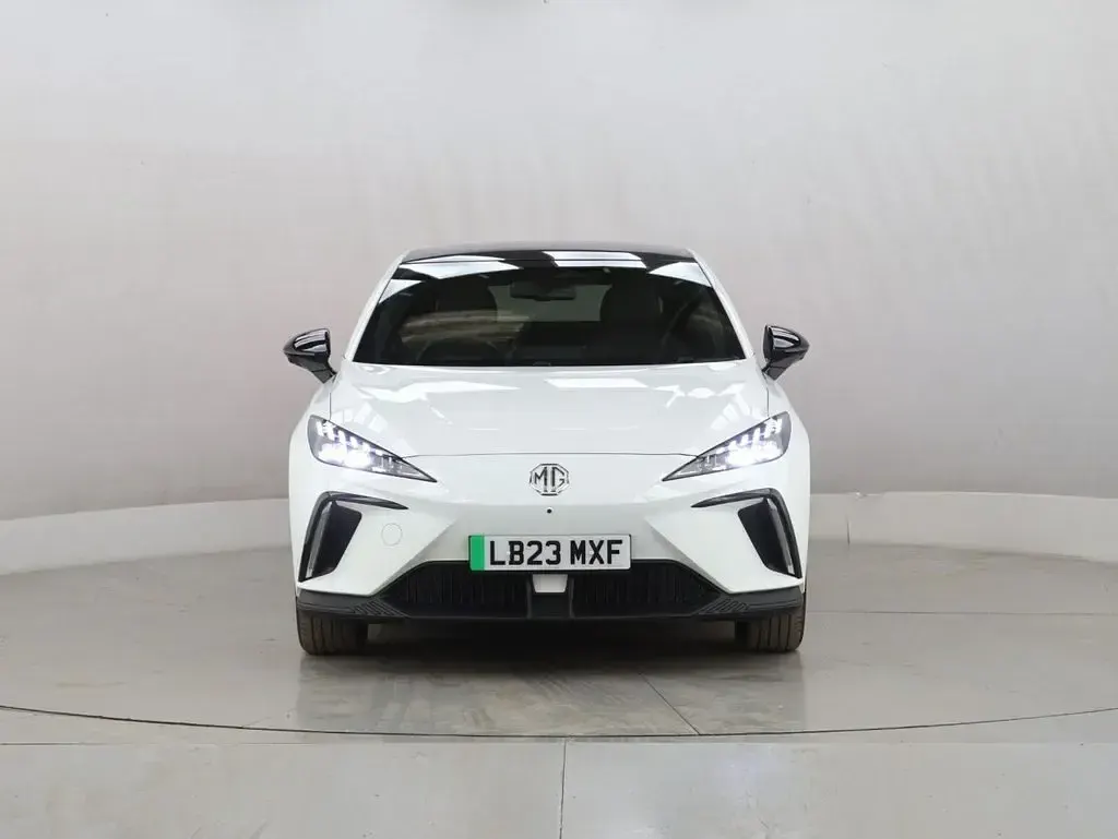 Used MG MG4 EV Trophy 149 kW (203 HP) 2023 White Hatchback