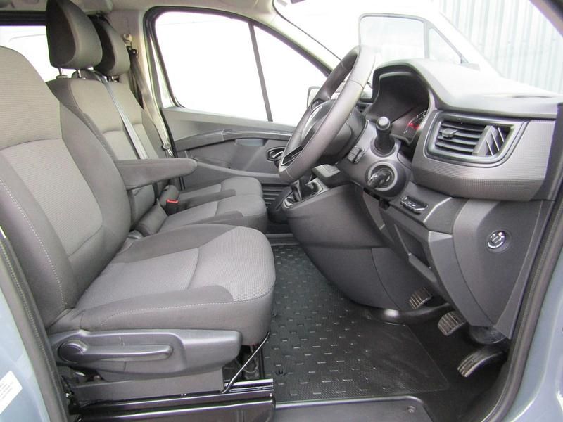 Used Renault Trafic Business 2023 Grey MPV