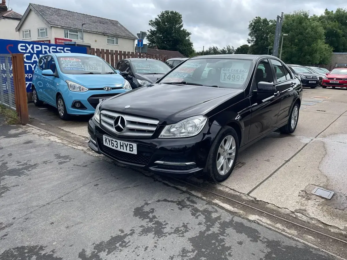 Used Mercedes C200 Executive 2013 Black Sedan