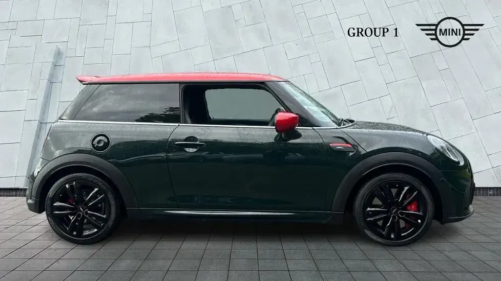 Used Mini John Cooper Works Hatch 228 HP (167 kW) 2022 Green Hatchback