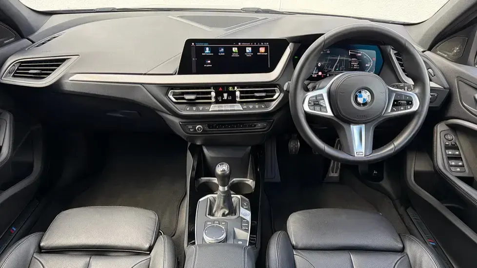 Usado BMW 118 M Sport 138 CV (101 kW) 2020 Negro Utilitario