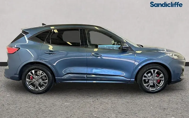 Second-hand Ford Kuga ST-Line 150 CP (110 kW) 2023 Albastru SUV