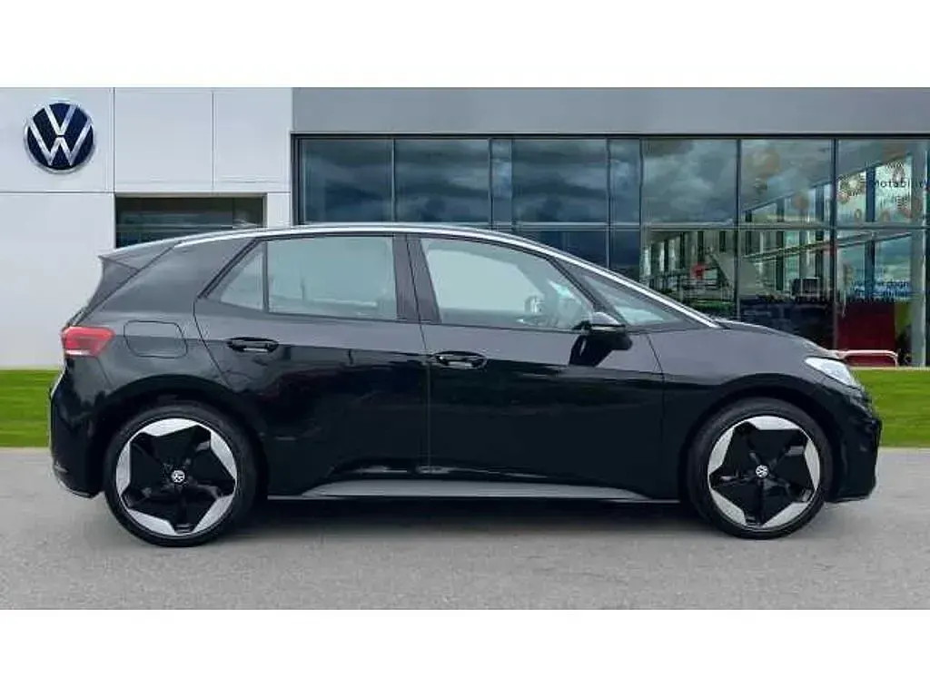 Used VW ID.3 Pro 150 kW (204 HP) 2025 Grenadilla black metallic Hatchback