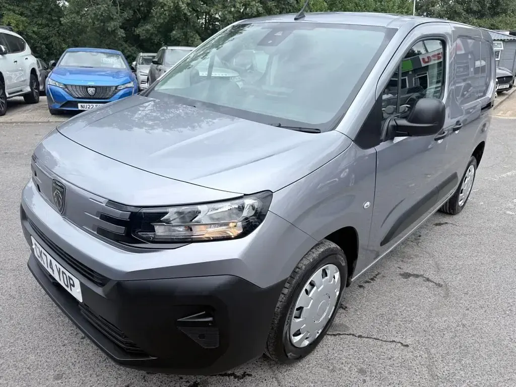 Used Peugeot Partner 129 HP (94 kW) 2024 Grey MPV