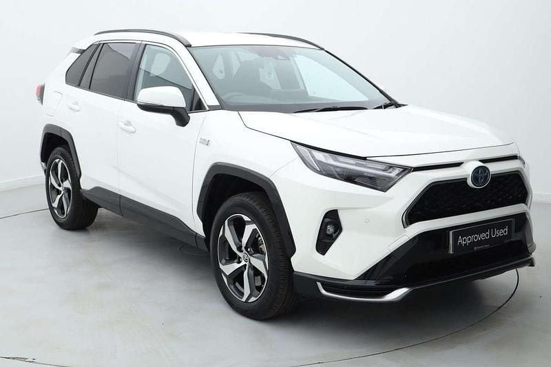 White Used 2024 Toyota RAV4 Hybrid Design SUV | £35,499 (Fair price) - Image 1/4