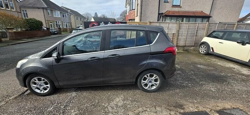 Used Ford B-MAX Zetec 105 HP (77 kW) 2015 Grey MPV