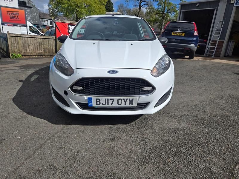 Used Ford Fiesta 2017 White Van