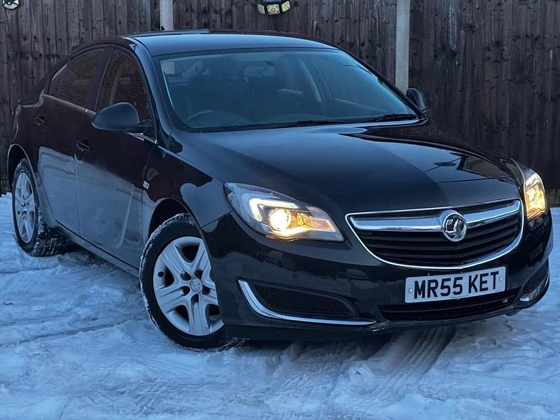 Black Used 2016 Vauxhall Insignia Design Edition Hatchback | £4,499 (Good price) - Image 1/4