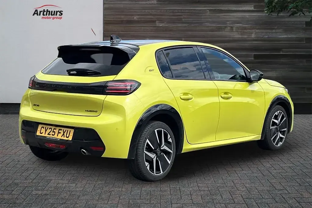 Used Peugeot 208 GT 99 HP (72 kW) 2025 Yellow Hatchback