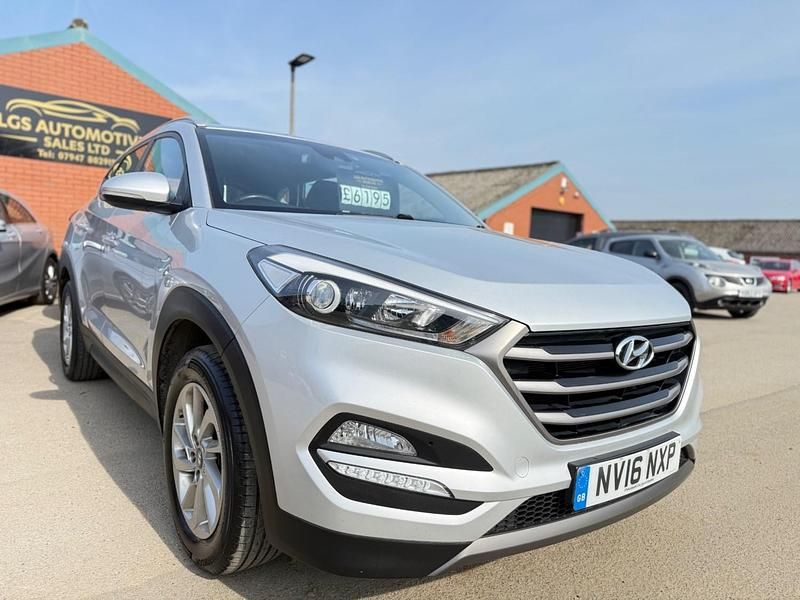 Used Hyundai Tucson SE 116 HP (85 kW) 2016 Silver SUV
