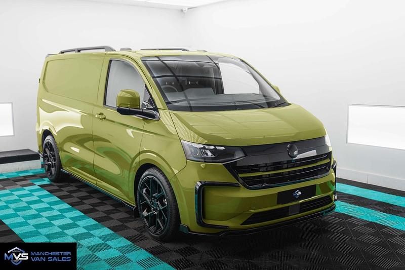 New VW Transporter Pro 150 HP (110 kW) 2026 Green Van