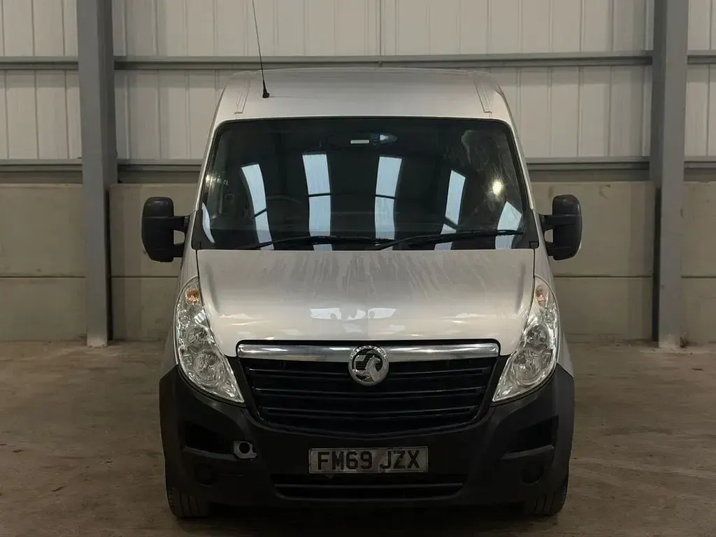 Used Vauxhall Movano 130 HP (95 kW) 2020 Silver