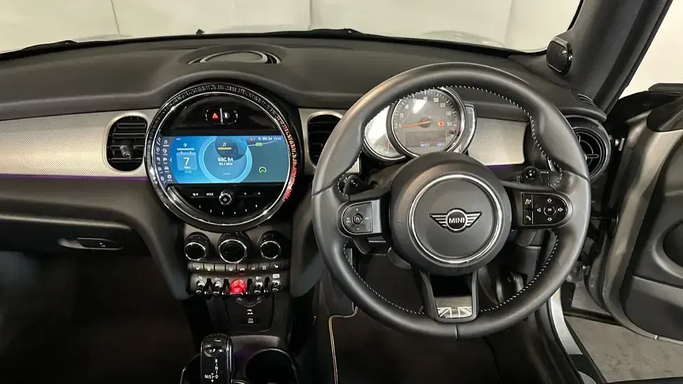 Usado Mini Cooper S Exclusive 176 HP (129 kW) 2023 Prateado Citadino