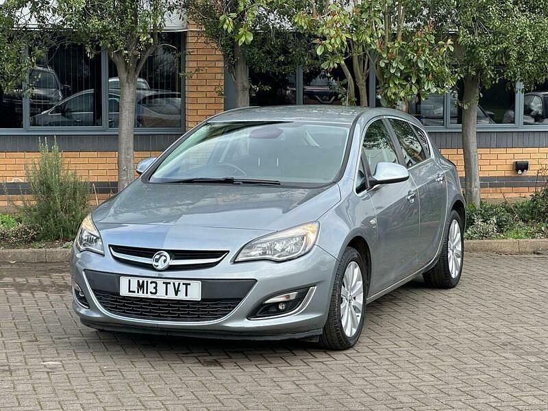 Used Vauxhall Astra Elite 2013 Silver Hatchback