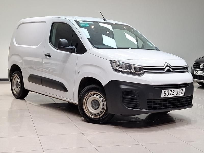 White Used 2024 Citroën Berlingo MPV | £12,298 (Good price) - Image 1/4