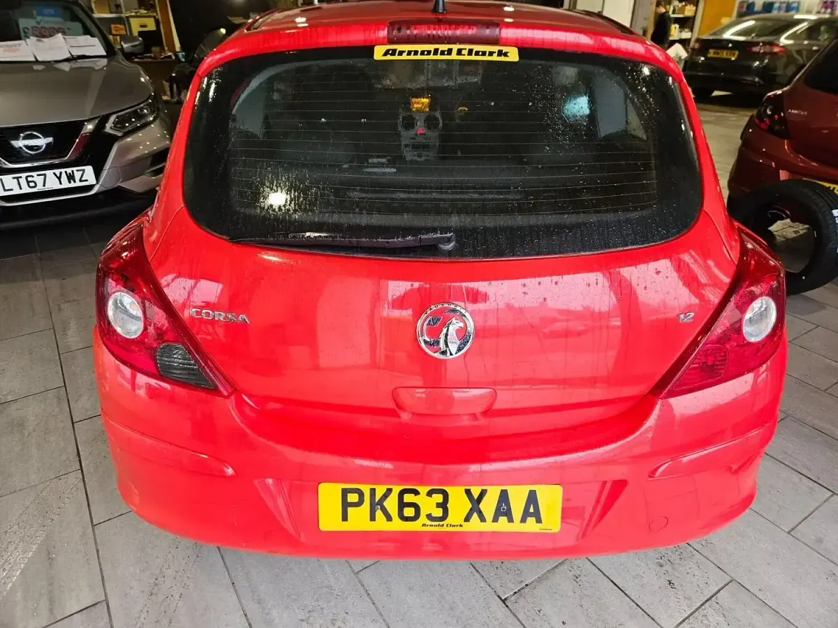 Used Vauxhall Corsa 83 HP (61 kW) 2013 Red Hatchback