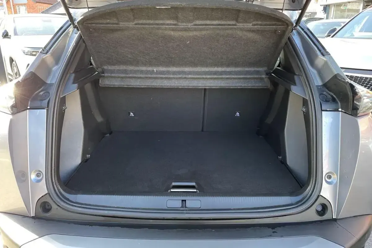 Used Peugeot 2008 Allure 129 HP (94 kW) 2023 Grey SUV