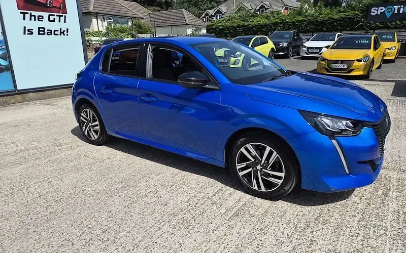 Used Peugeot 208 Allure+ 131 HP (96 kW) 2023 Hatchback