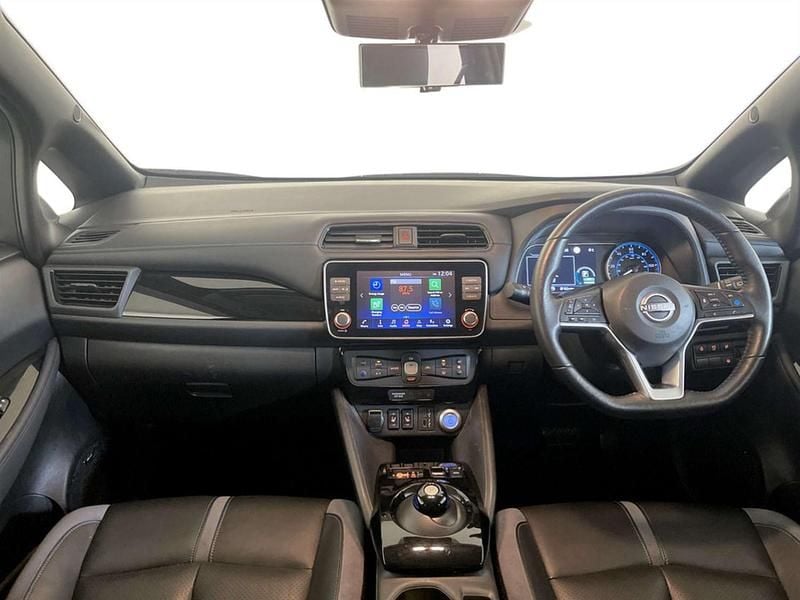 Used Nissan Leaf Tekna 110 kW (150 HP) 2022 White Hatchback