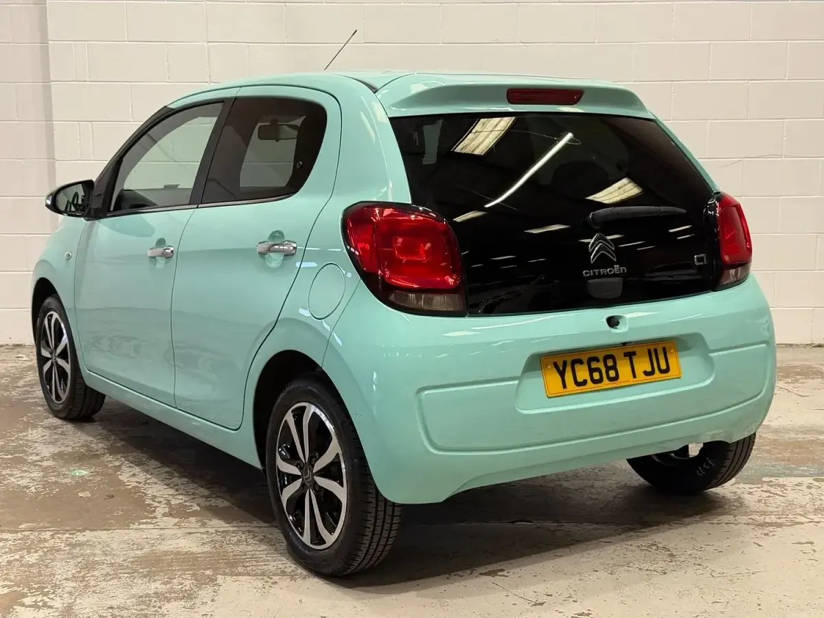 Used Citroën C1 Flair 71 HP (52 kW) 2018 Green Hatchback