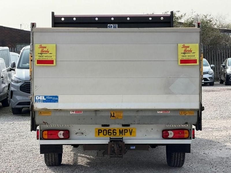 Used Vauxhall Movano 125 HP (91 kW) 2016 White MPV