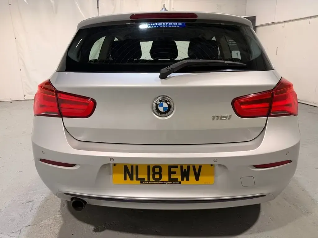 Used BMW 118 Sport Line 136 HP (100 kW) 2018 Silver Hatchback