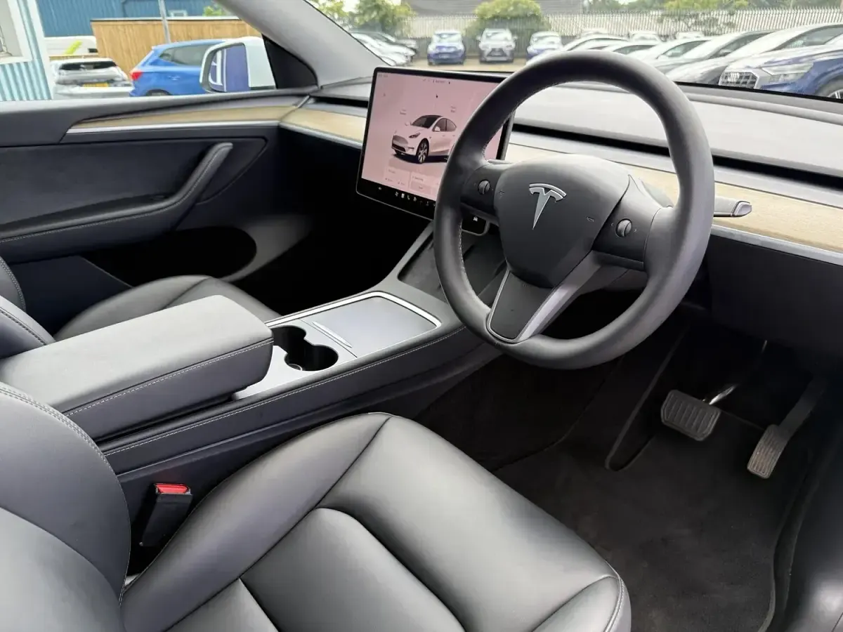 Used Tesla Model Y RWD 254 kW (346 HP) 2023 White SUV