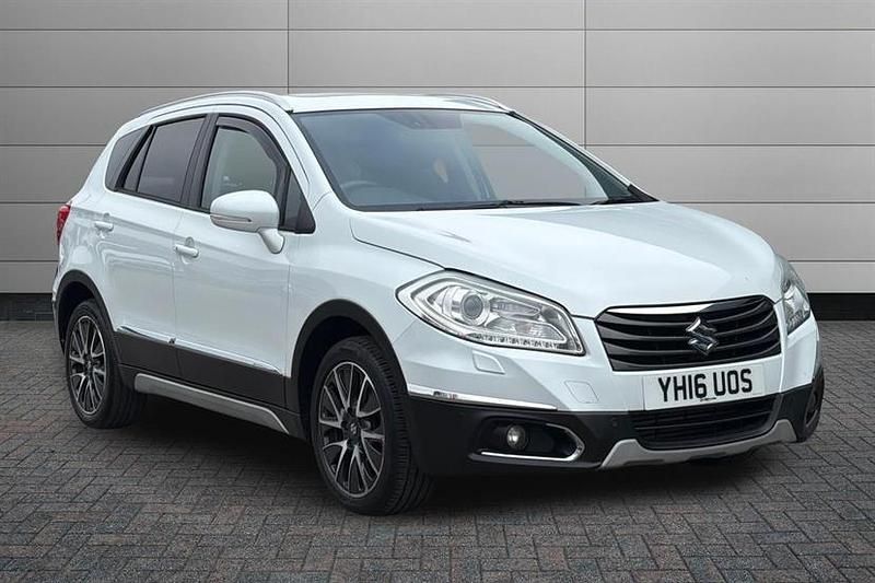 Used Suzuki SX4 SZ5 120 HP (88 kW) 2016 Superior white Hatchback