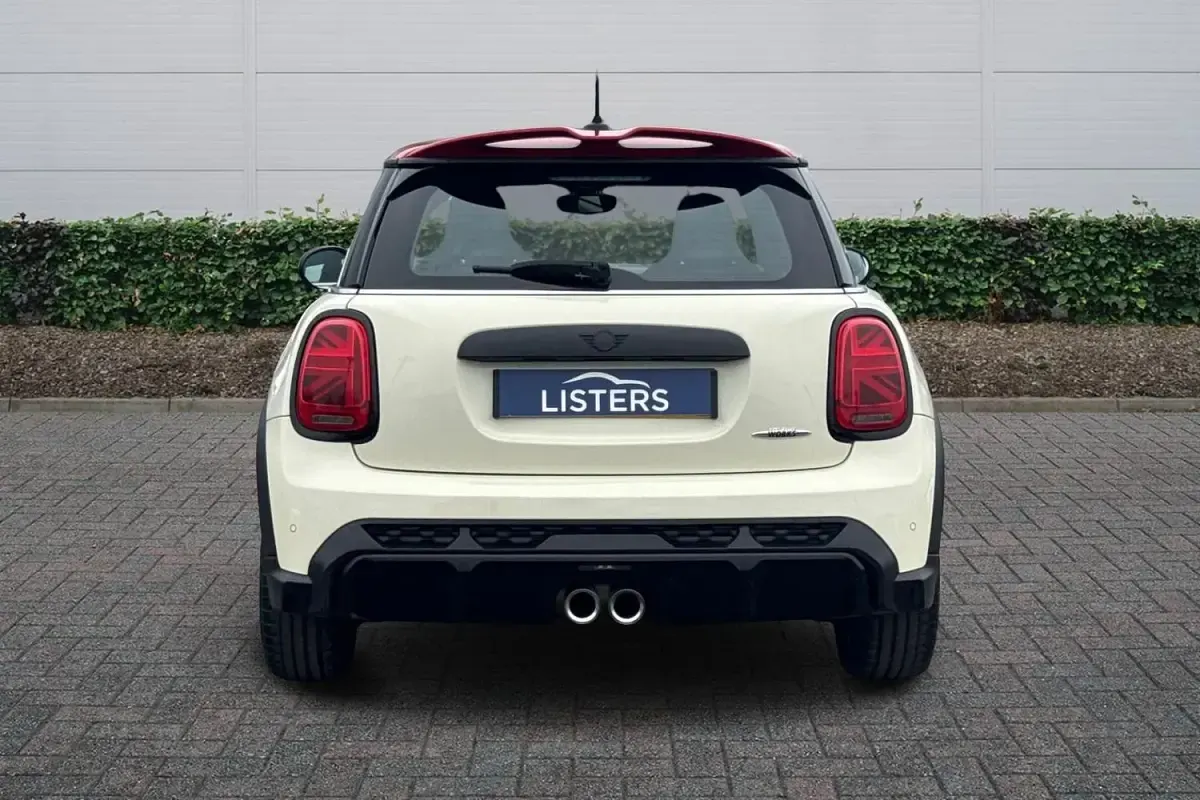 Używany Mini John Cooper Works Hatch 2021 Biały Hatchback