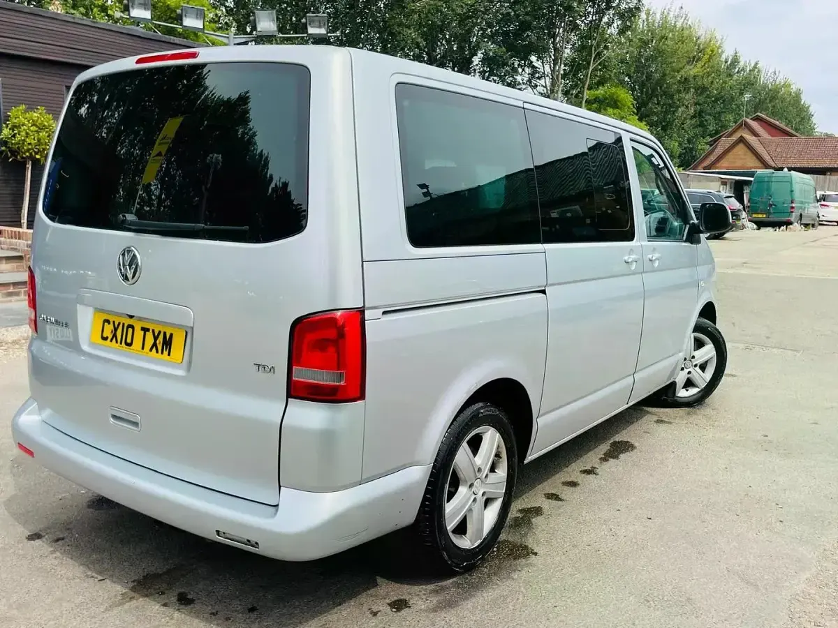 Used VW Caravelle SE 180 HP (132 kW) 2010 Silver Van