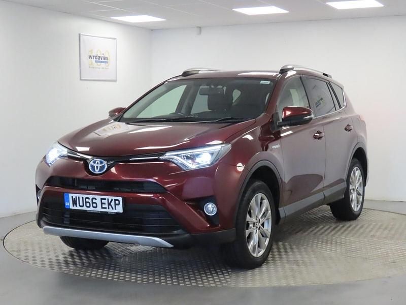 Used Toyota RAV4 197 HP (144 kW) 2016 Red Estate
